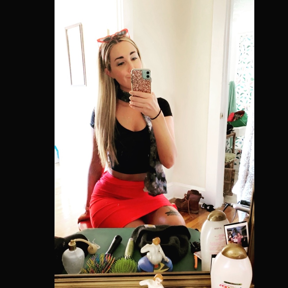 Meet your Posher, Julia